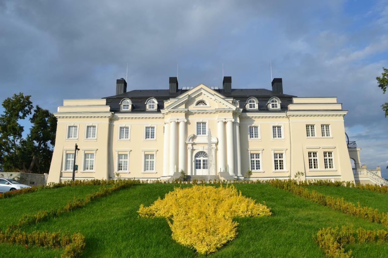 Palac Komierowo Hotel Sepolno Krajenskie Exterior photo