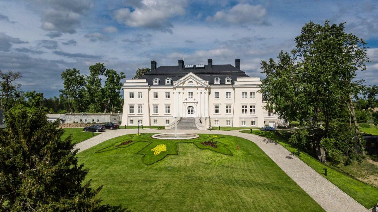 Palac Komierowo Hotel Sepolno Krajenskie Exterior photo