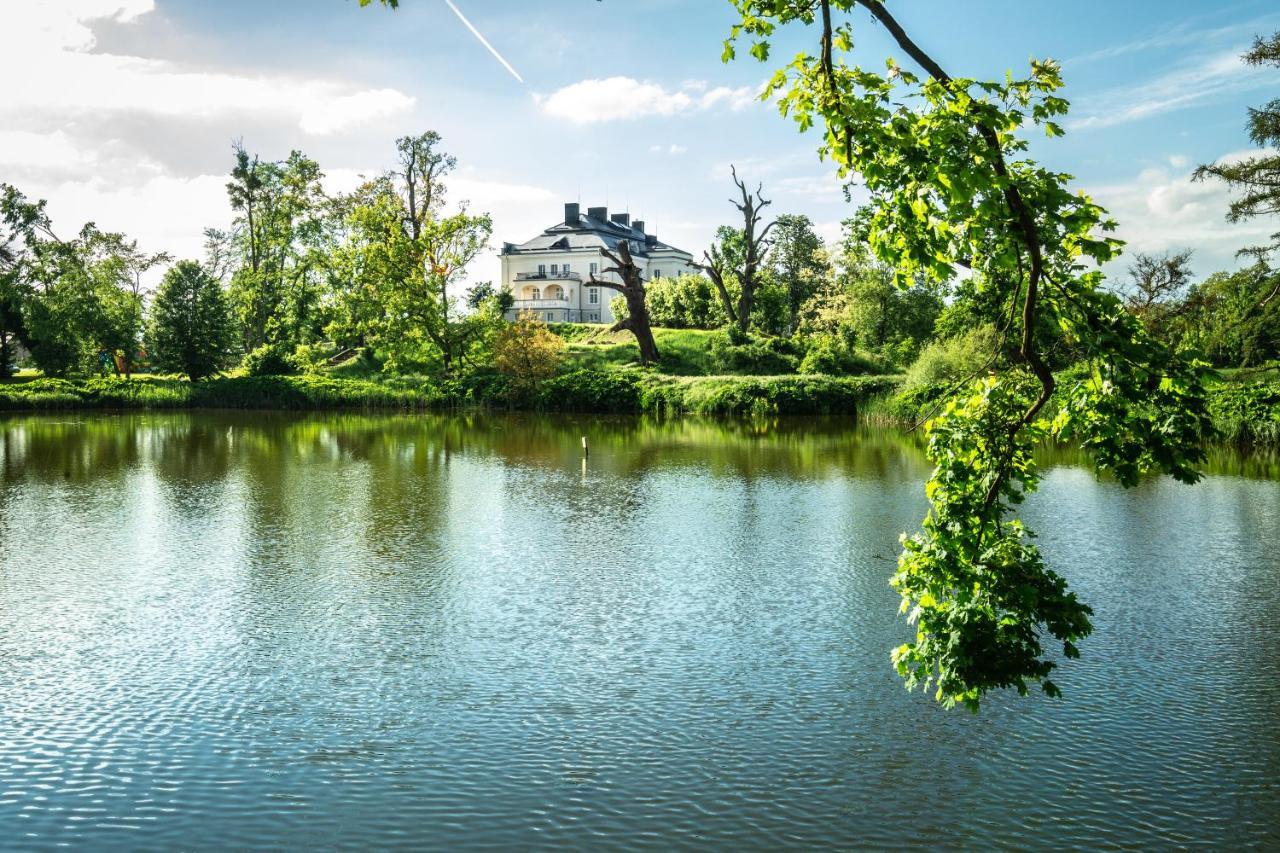 Palac Komierowo Sepolno Krajenskie Exterior photo