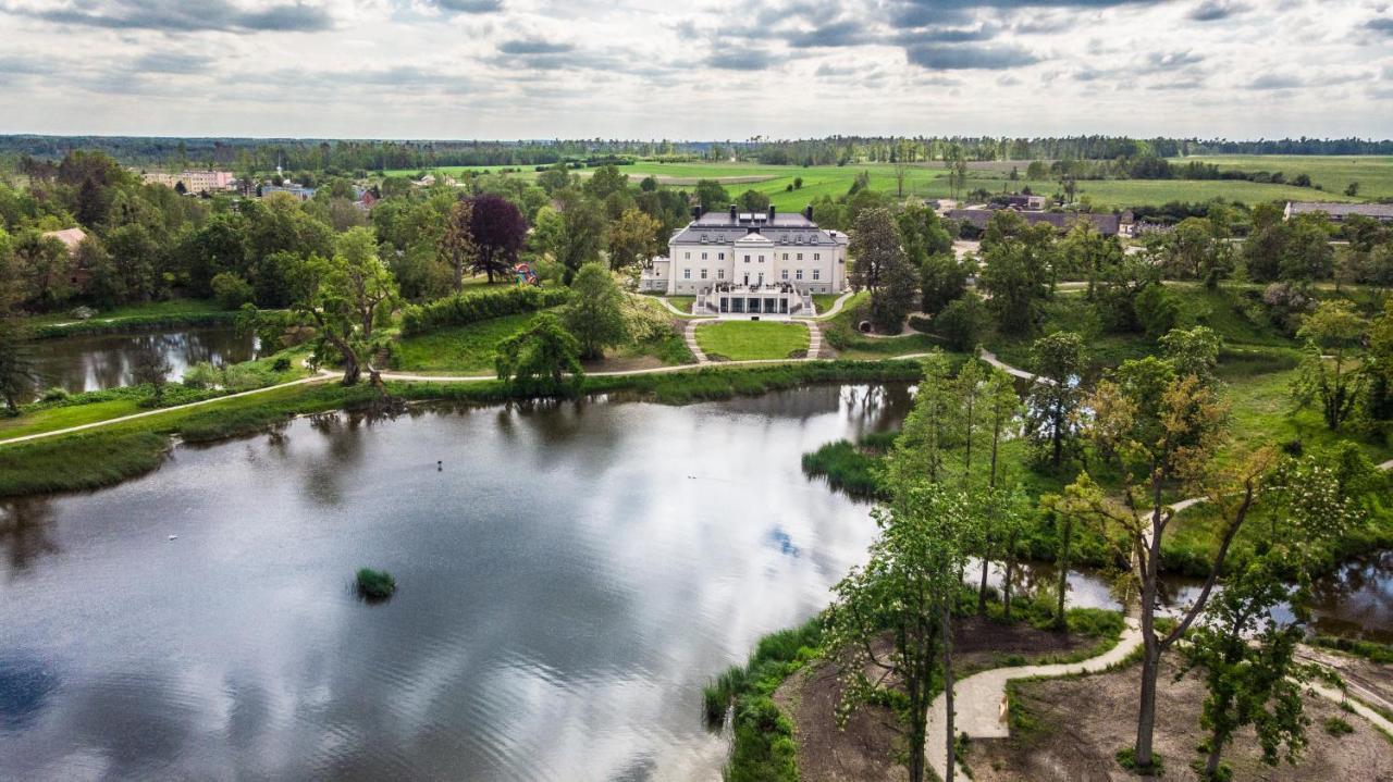 Palac Komierowo Sepolno Krajenskie Exterior photo