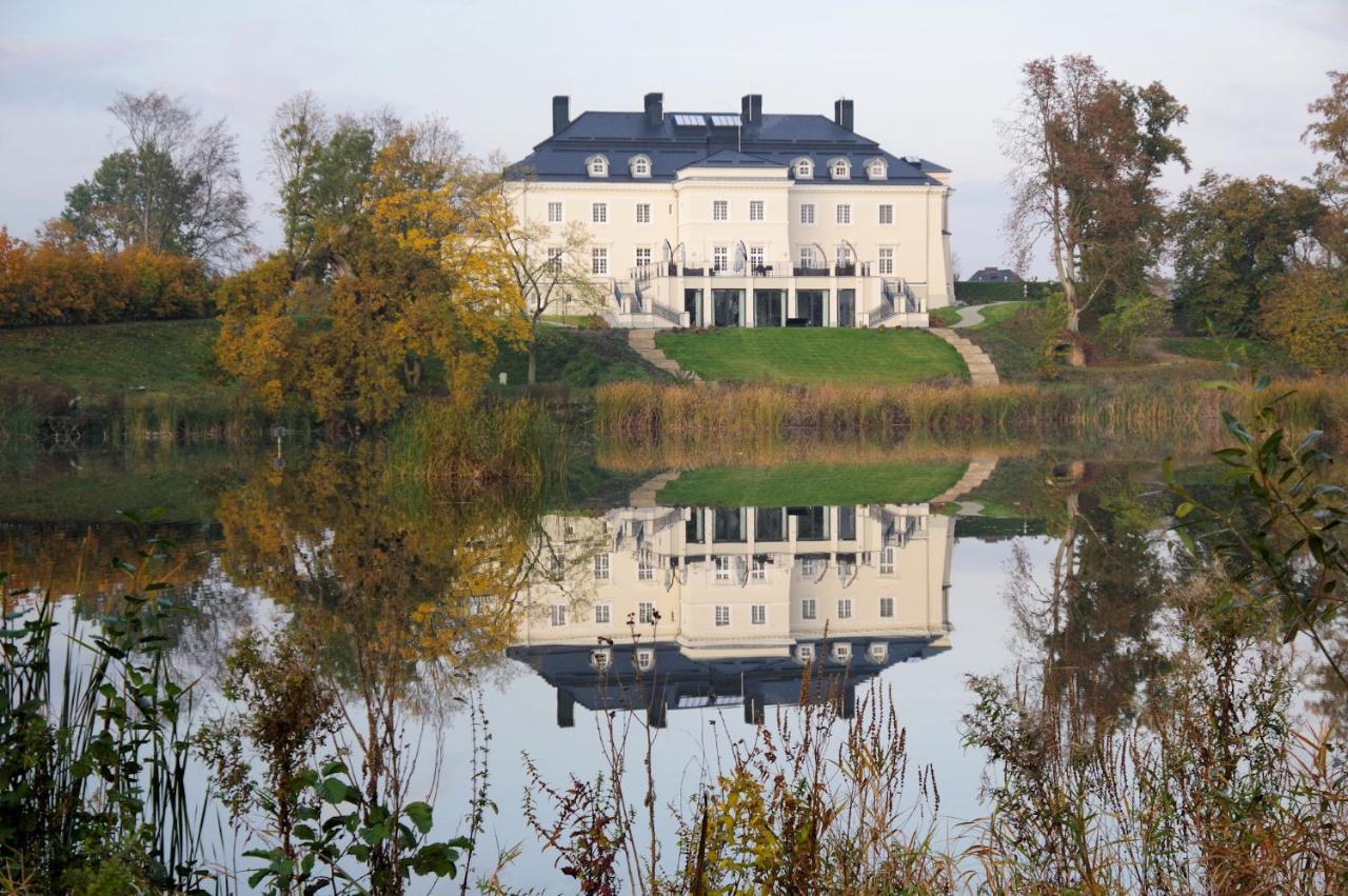 Palac Komierowo Sepolno Krajenskie Exterior photo