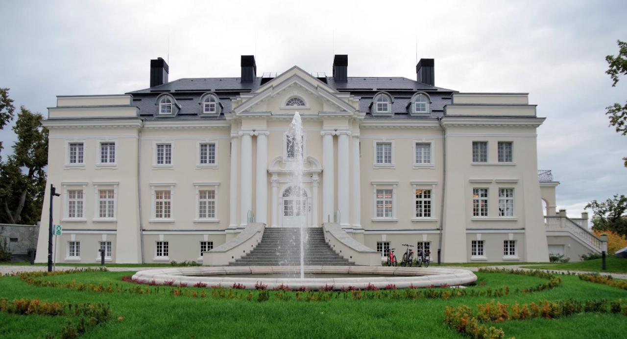 Palac Komierowo Hotel Sepolno Krajenskie Exterior photo